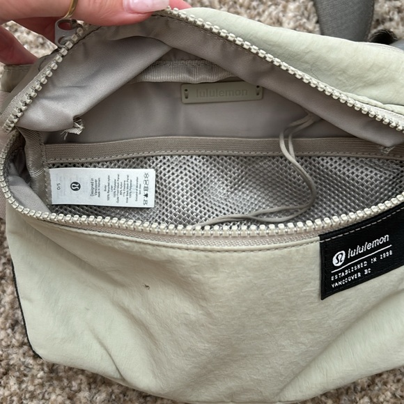 Lululemon belt bag - Picture 5 of 6